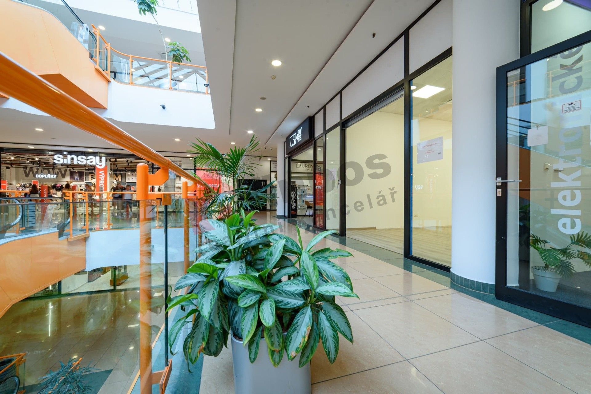 Obchodní prostory, 9. května 2886, Tábor, 37 m² - 2