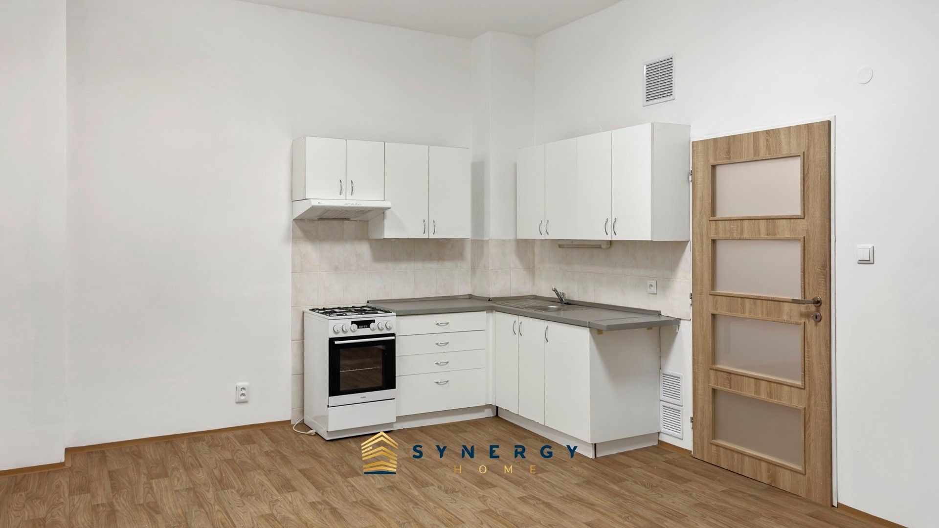 2+kk, 28. října, Teplice, 60 m² - 1