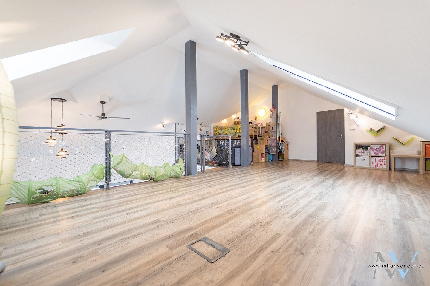 Prodej rodinný dům - Zalužany, okres Příbram, Středočeský kraj, 257 m² - 2