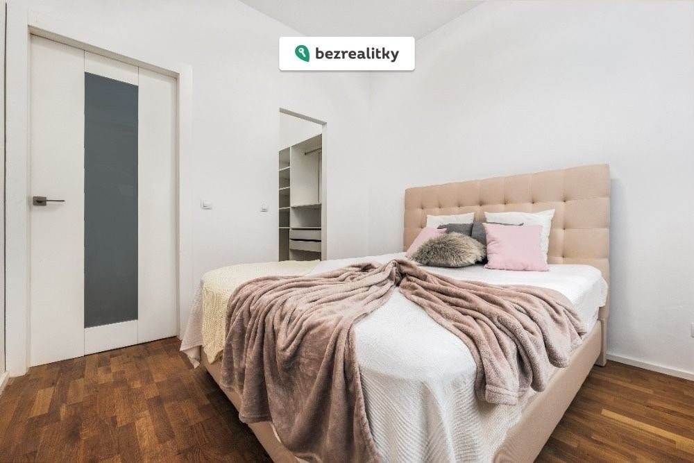 2+kk, Nikoly Tesly, Praha, 64 m²
