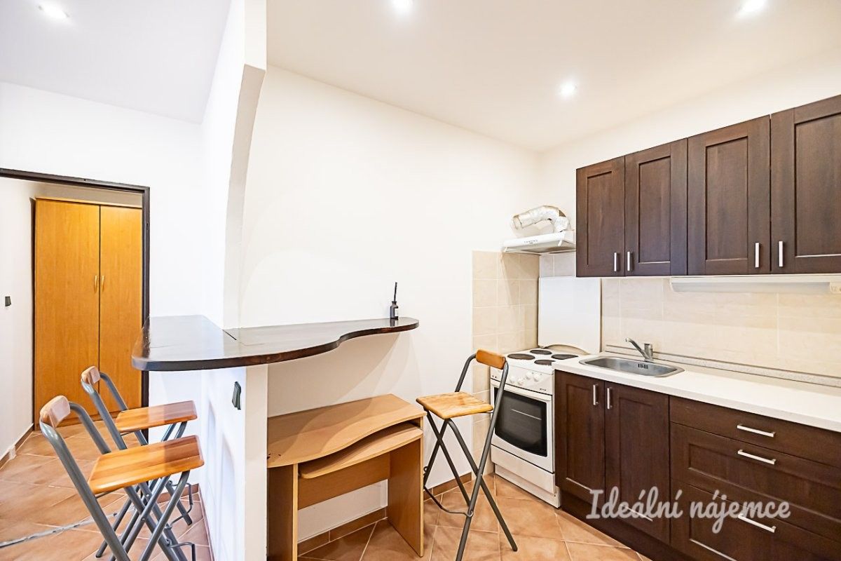 2+kk, Švehlova, Praha, 45 m²