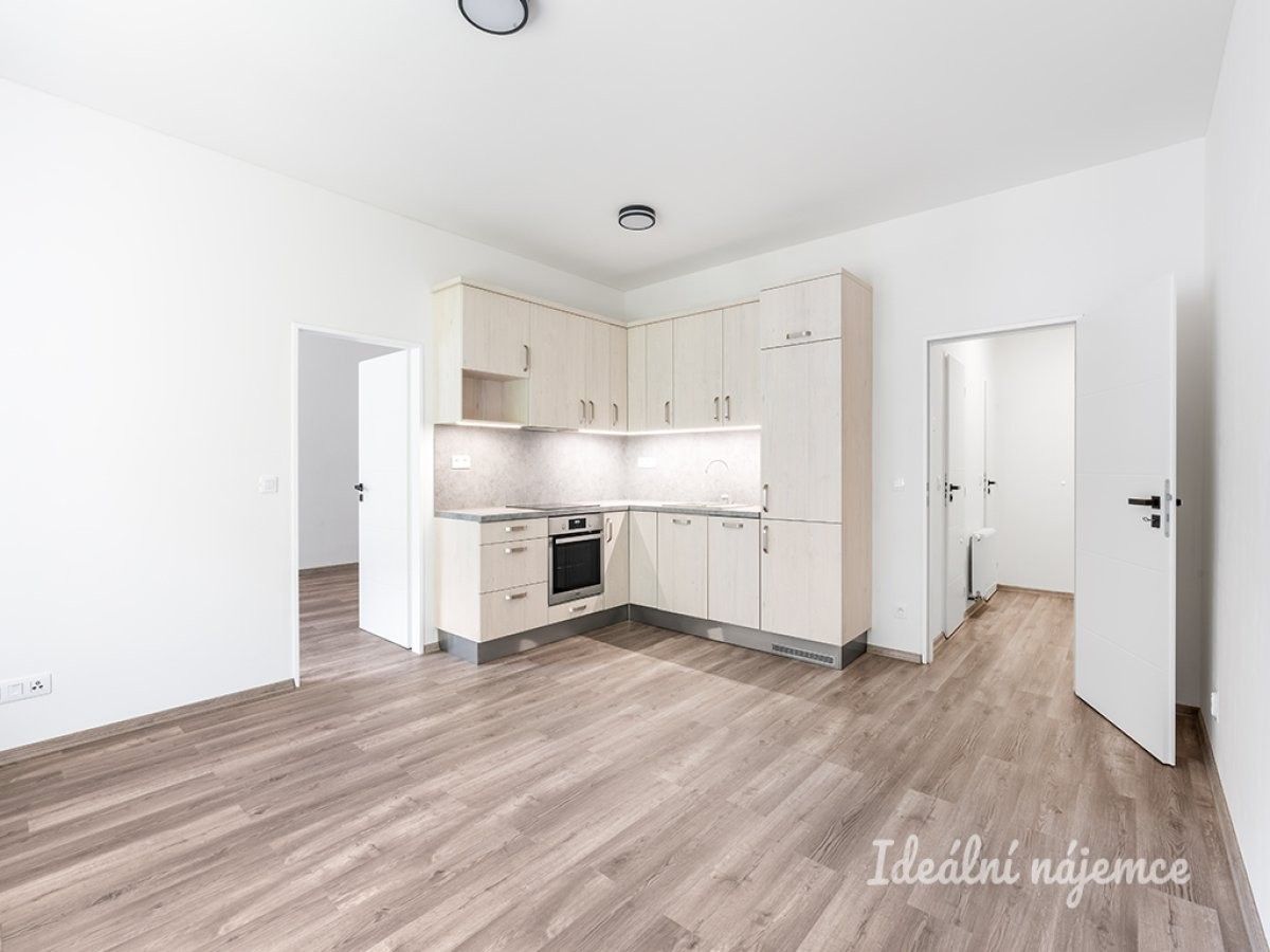 2+kk, Nad přívozem, Praha, 60 m² - 2