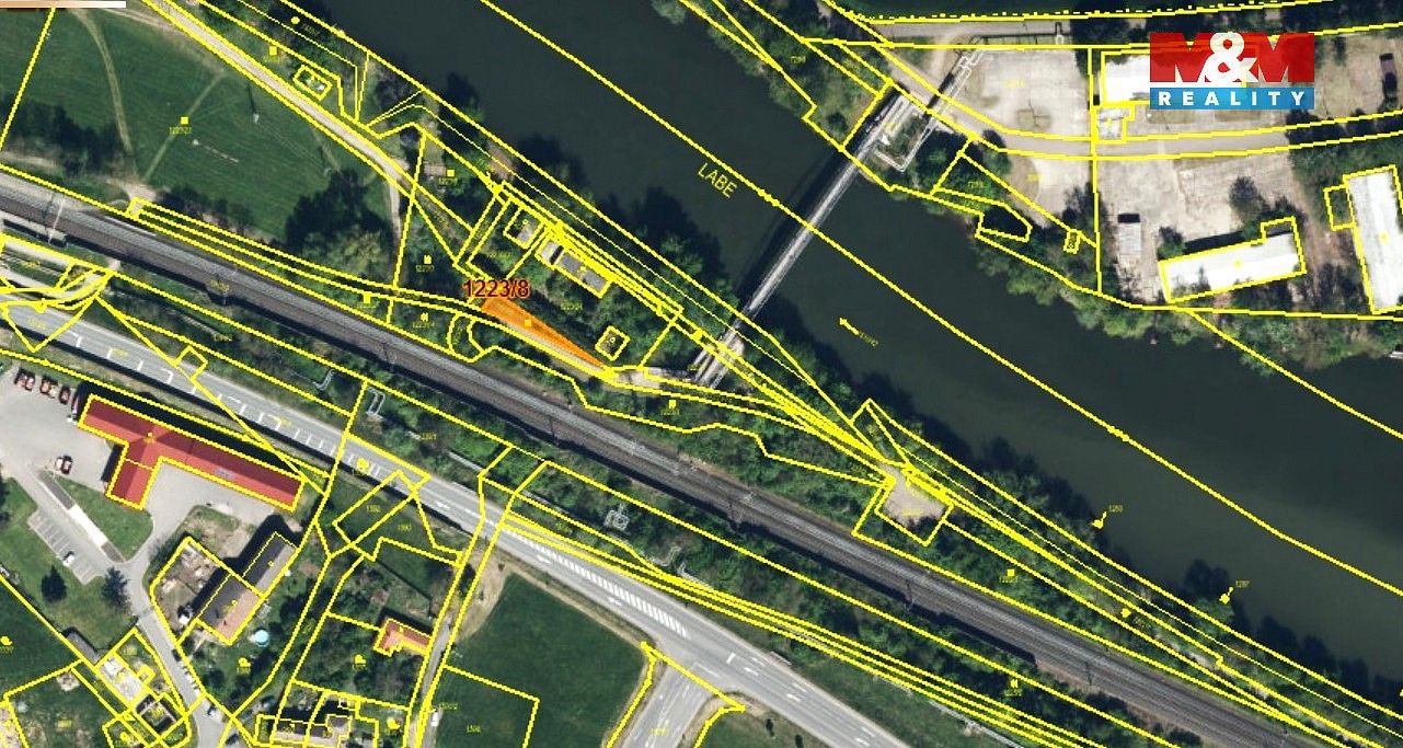 Louky, Chvaletice, okres Pardubice, Pardubický kraj - 2