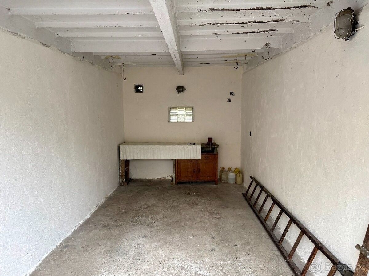 Prodej garáž - Sazenice, Brno, 19 m²