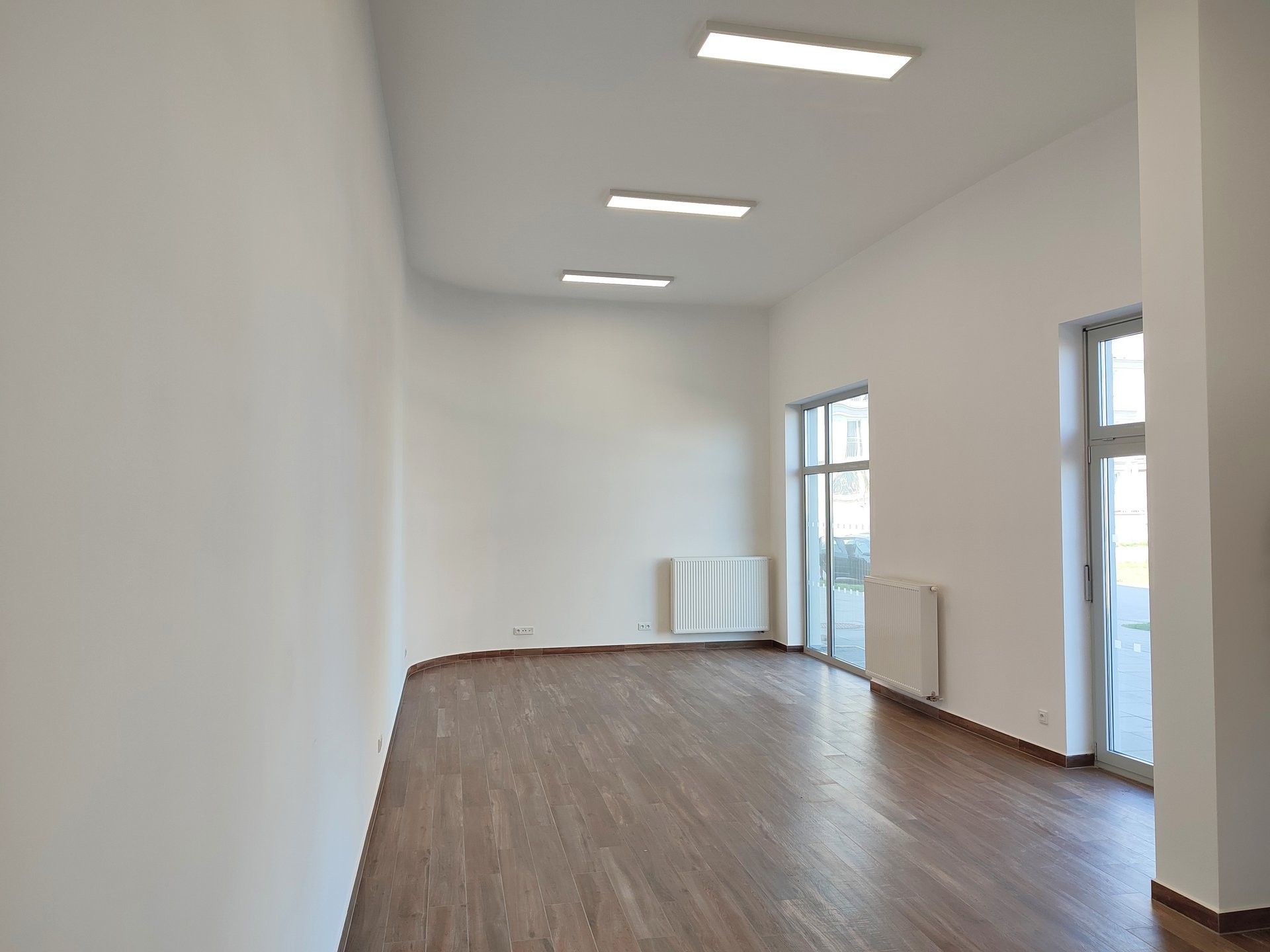 Pronájem obchodní prostory - U Sportovní školy, Pardubice, 74 m²