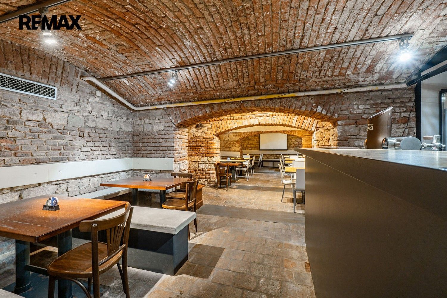 Restaurace · 254 m² · Sekaninova, Praha 2 - Nusle - 3