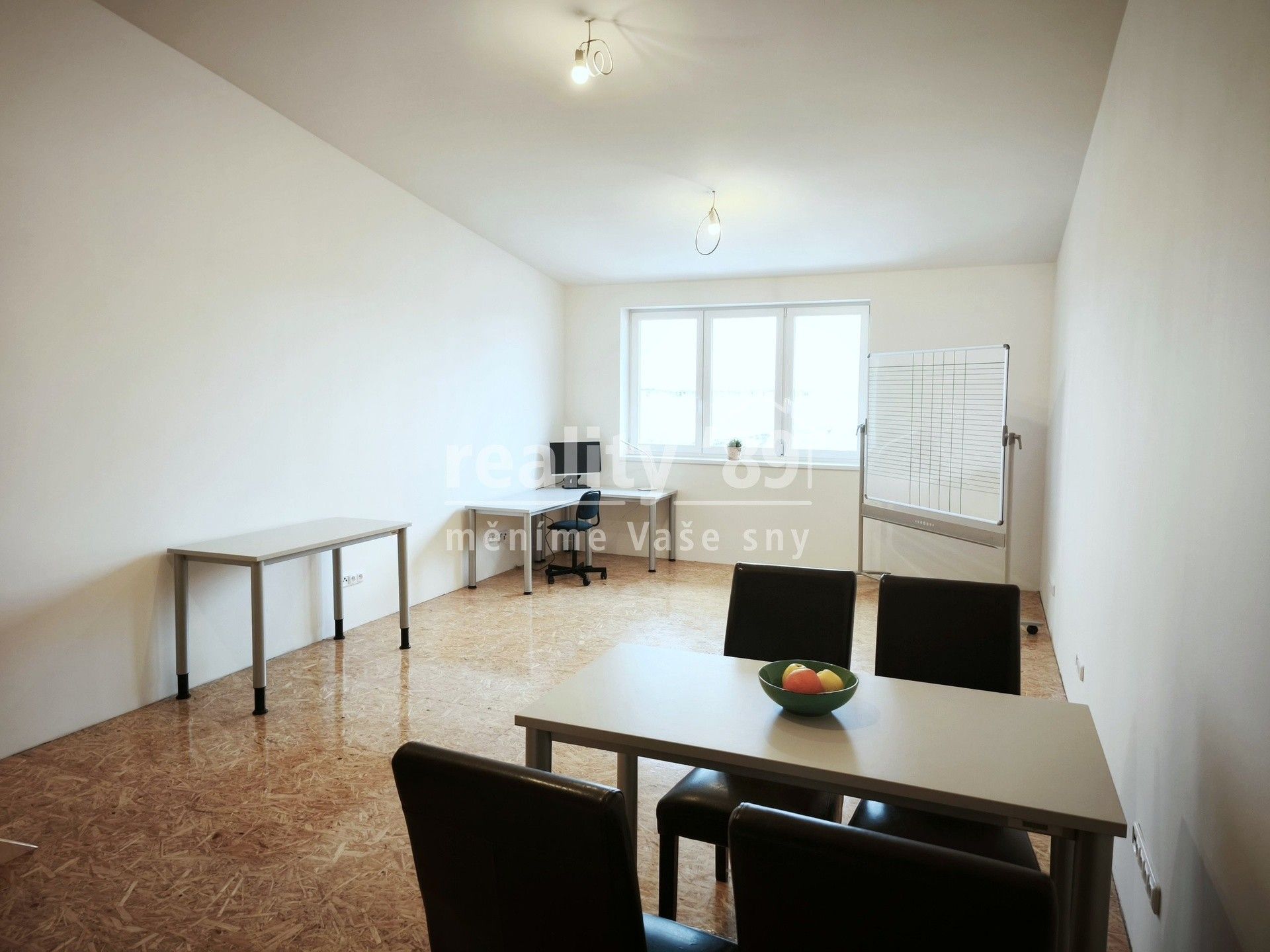 Kanceláře, Záryby, 67 m²