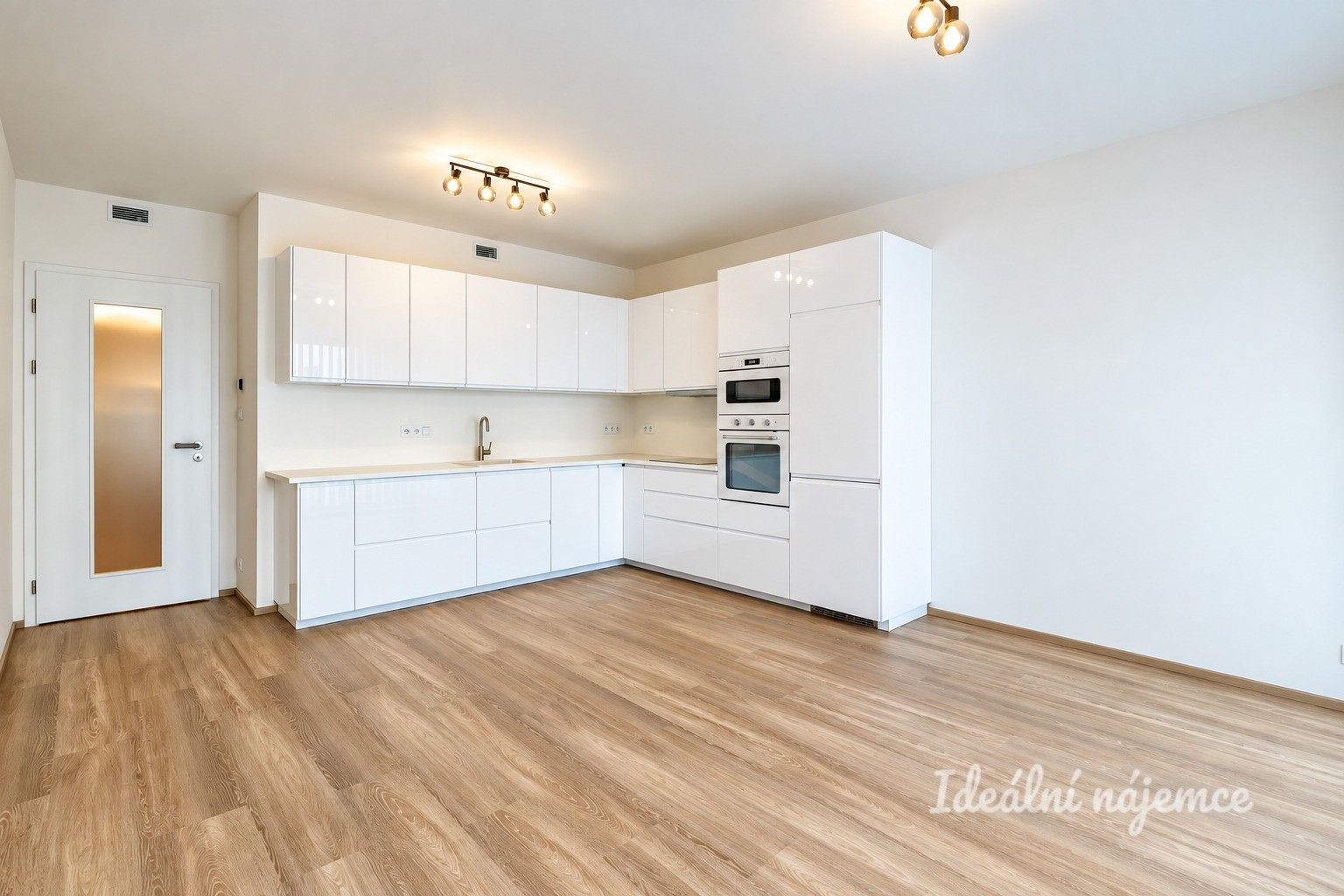 2+kk, Poděbradská,Hloubětín - Praha 9,Praha, 53 m² - 1