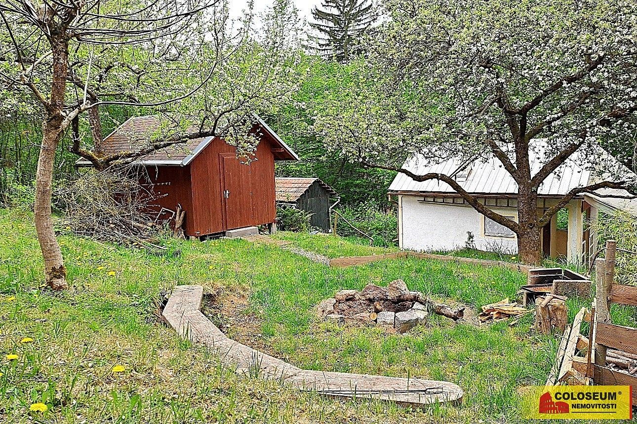 Zahrada, 1 242 m²