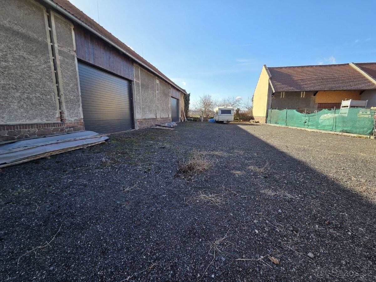 Sklady, Chrudim, 537 01