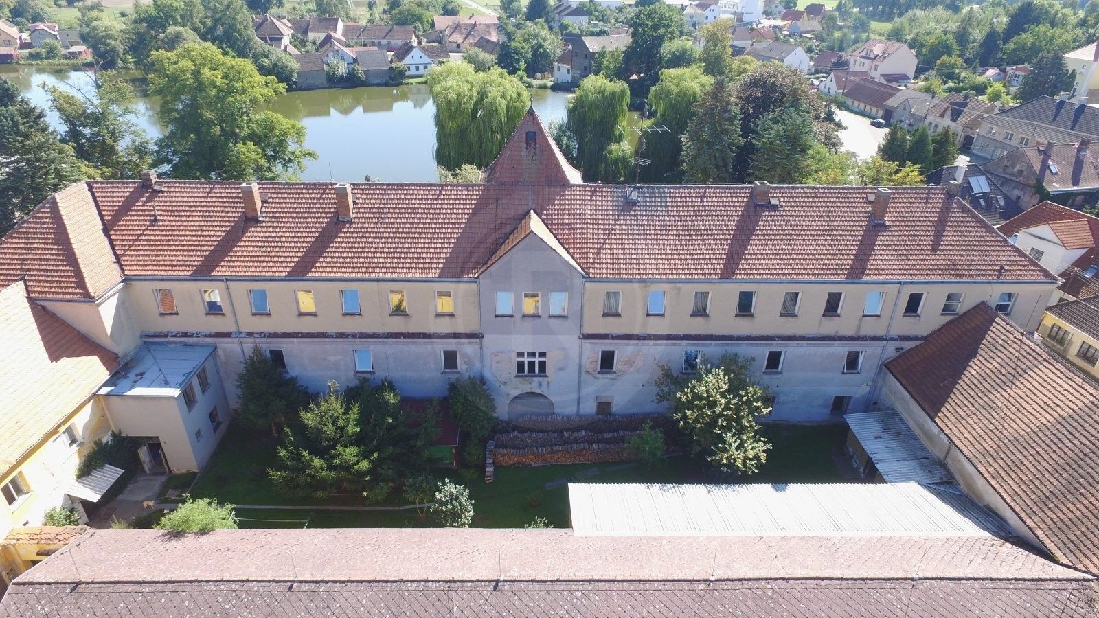 Obchodní prostory, Veselíčko, 2 355 m² - 2