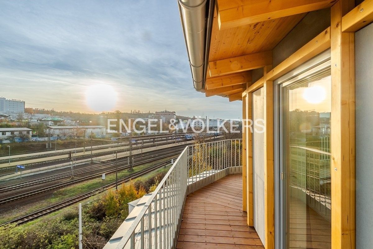 Pronájem byt 2+kk - U Harfy, Praha, 54 m²