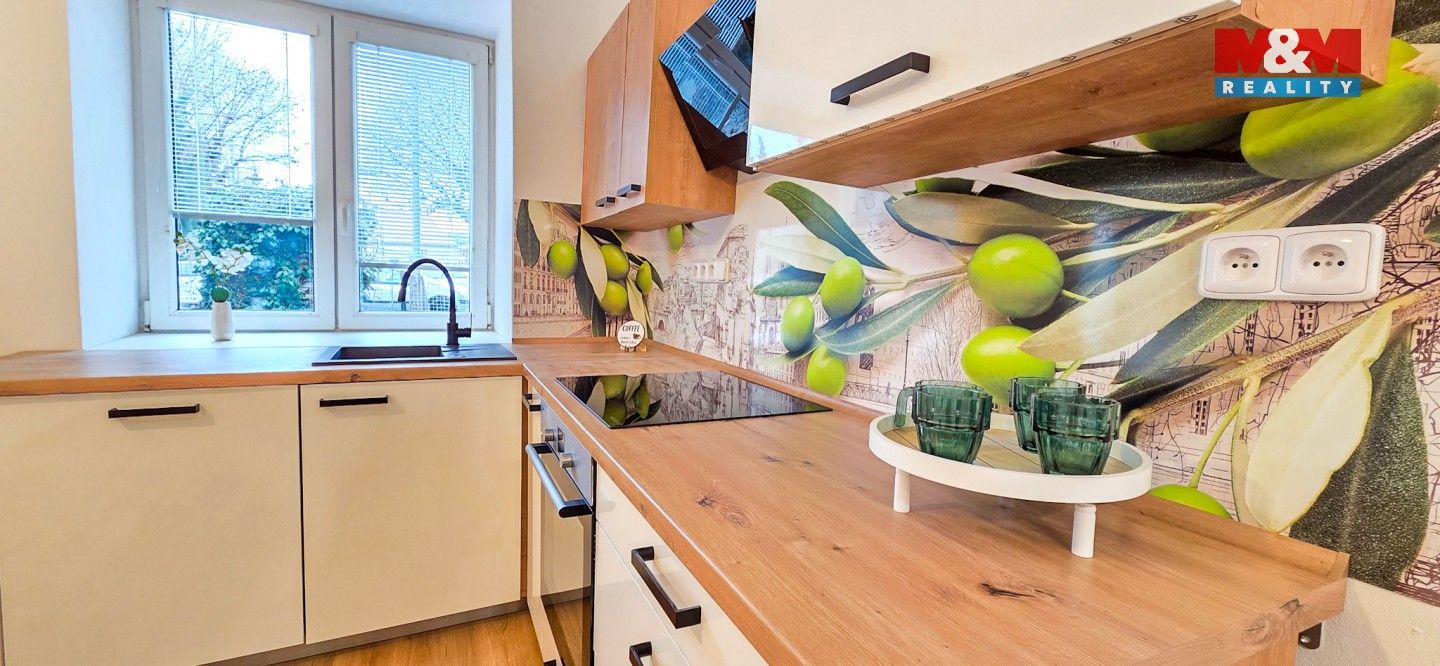 Pronájem byt 2+kk - Masarykovo náměstí, Heřmanův Městec, 48 m²