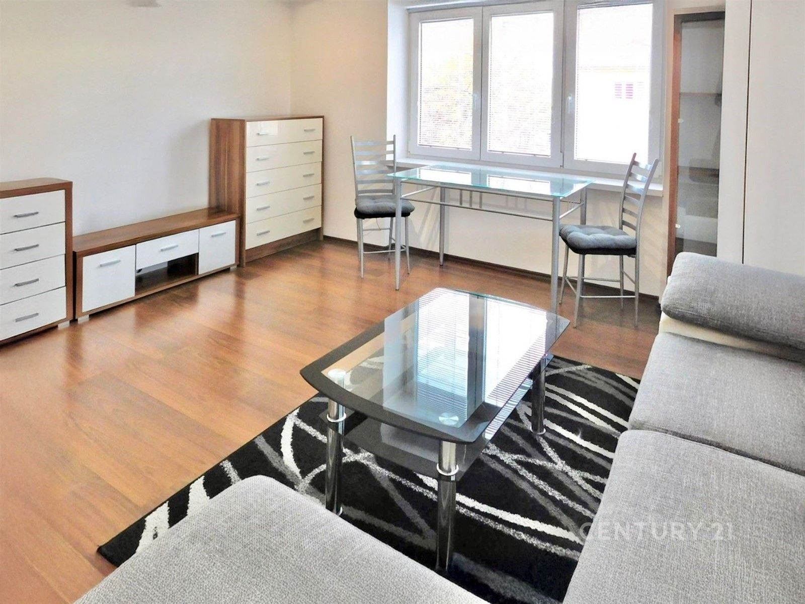 Pronájem byt 2+kk - nám. B. Martinů, Hodonín, 47 m²