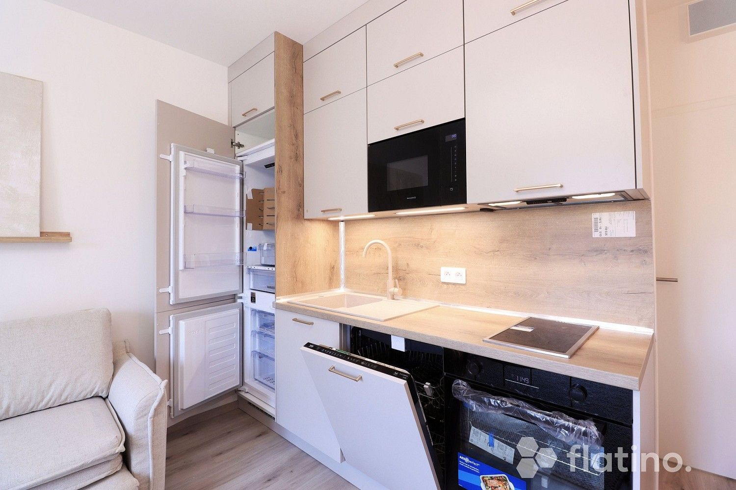 Byt 1+kk · 22 m² · Tuchoměřice, okres Praha-západ, Středočeský kraj - 3