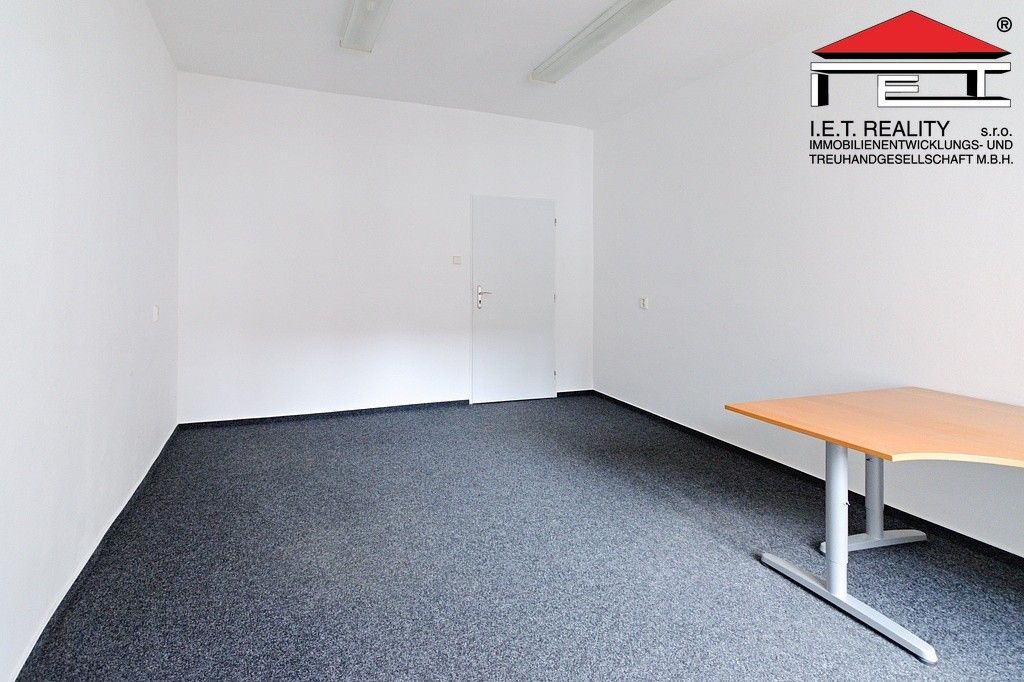 Pronájem kancelář - Zlatnická, Praha, 18 m²