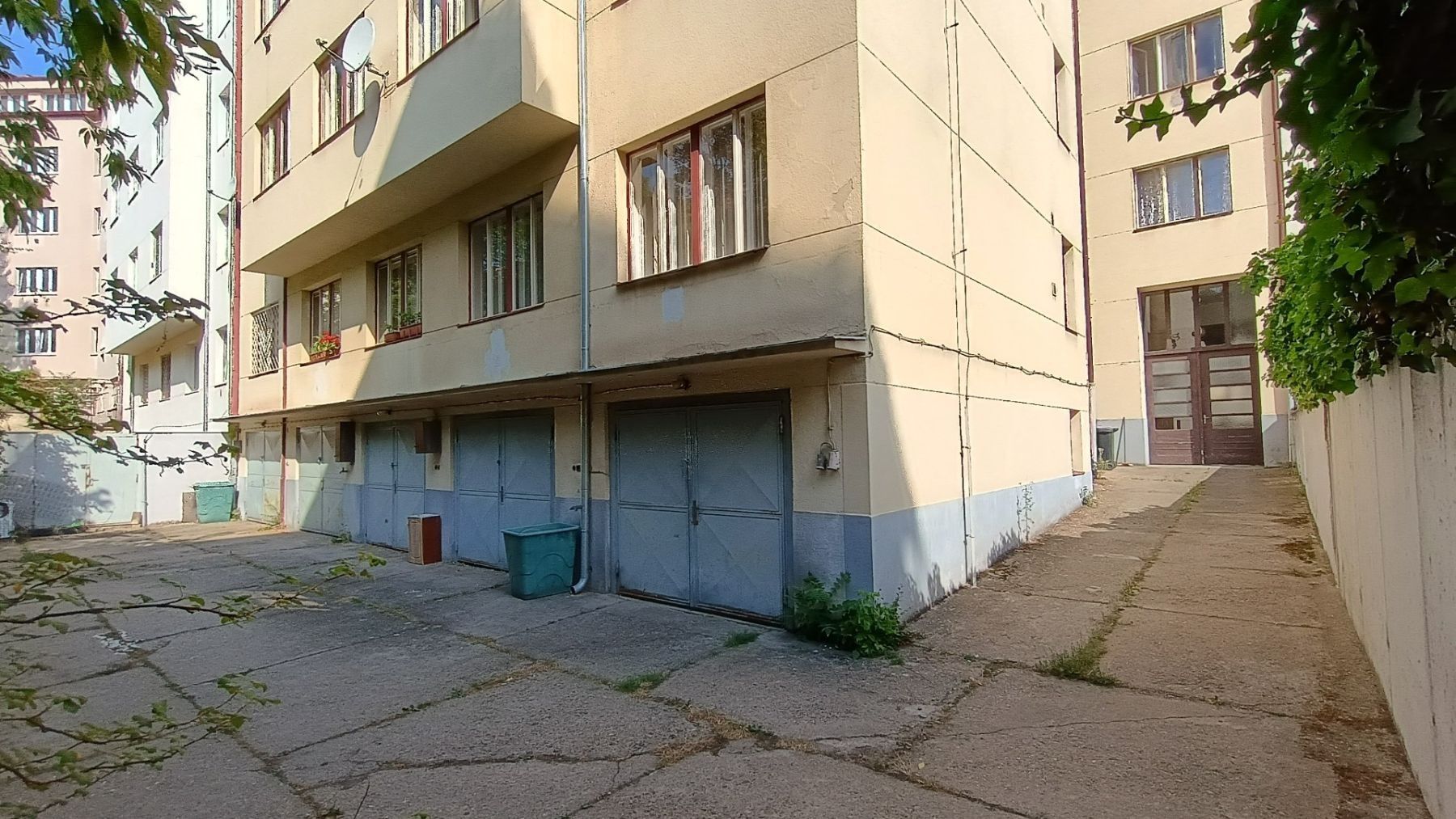 Garáže, Praha - Nusle, 20 m² - 2