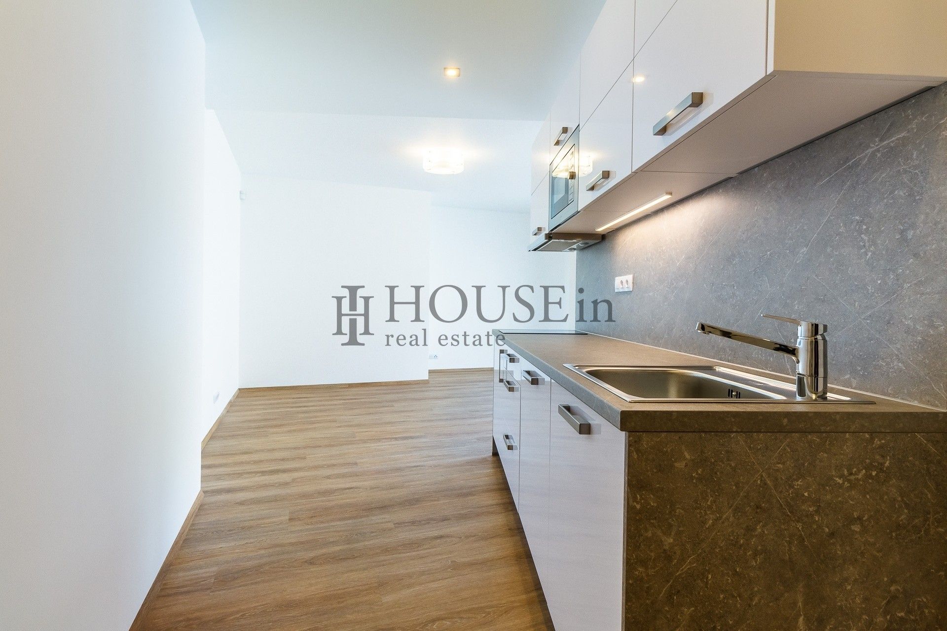 Byt 1+kk · 33 m² · Vyšehradská, Praha - 4