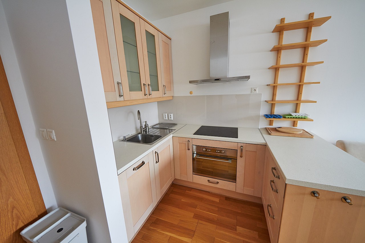 Pronájem byt 2+kk - Nad Smetankou, Praha 9 - Hrdlořezy, 57 m² - 2