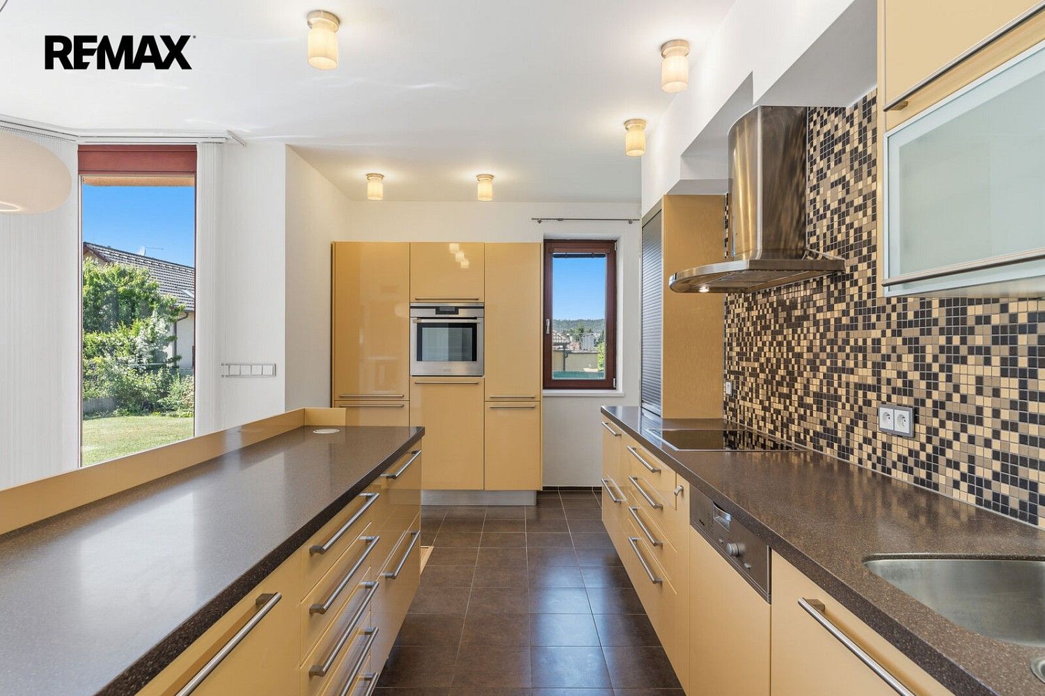 Rodinný dům · 241 m² · Praha - Lipence, okres Praha 16, Hlavní město Praha - 4
