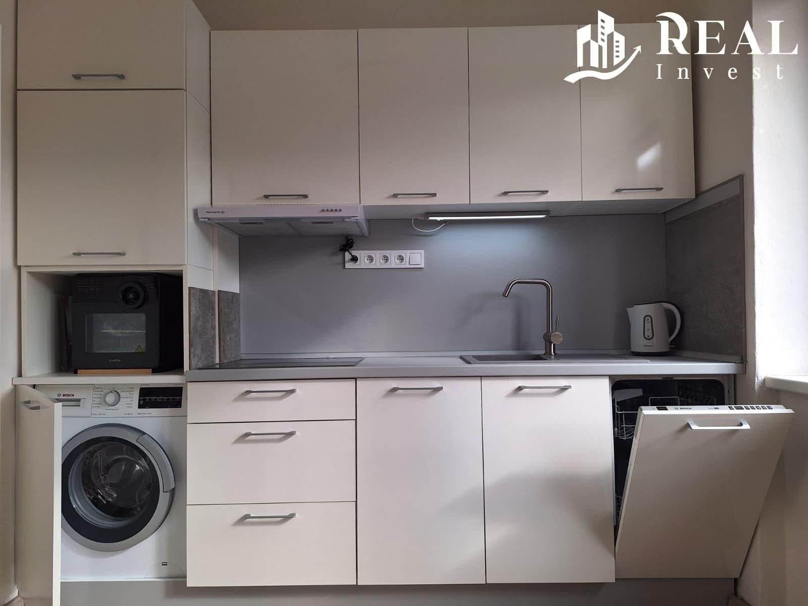 1+1, W. A. Mozarta, Most, 40 m²