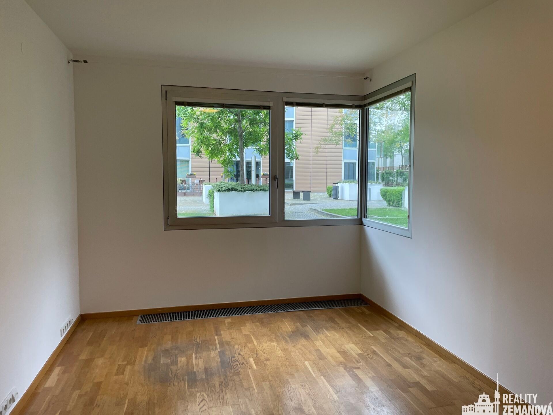 Kanceláře, Korunní, Praha, 50 m²