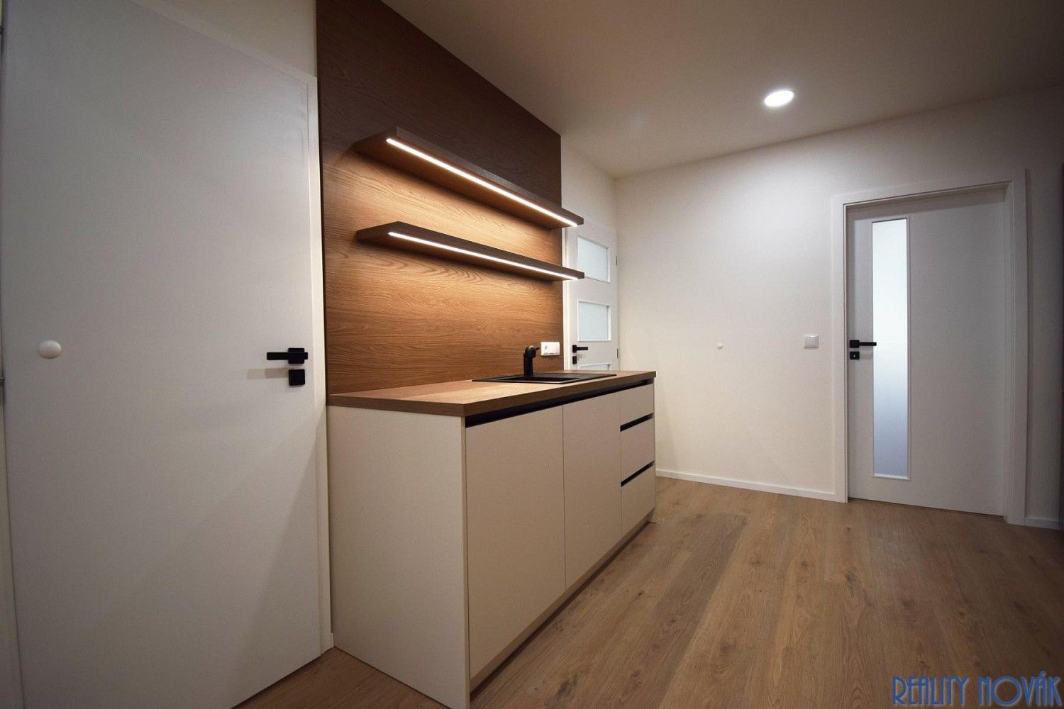 Pronájem byt 3+kk - Janovského, Praha 7 - Holešovice, 86 m² - 5