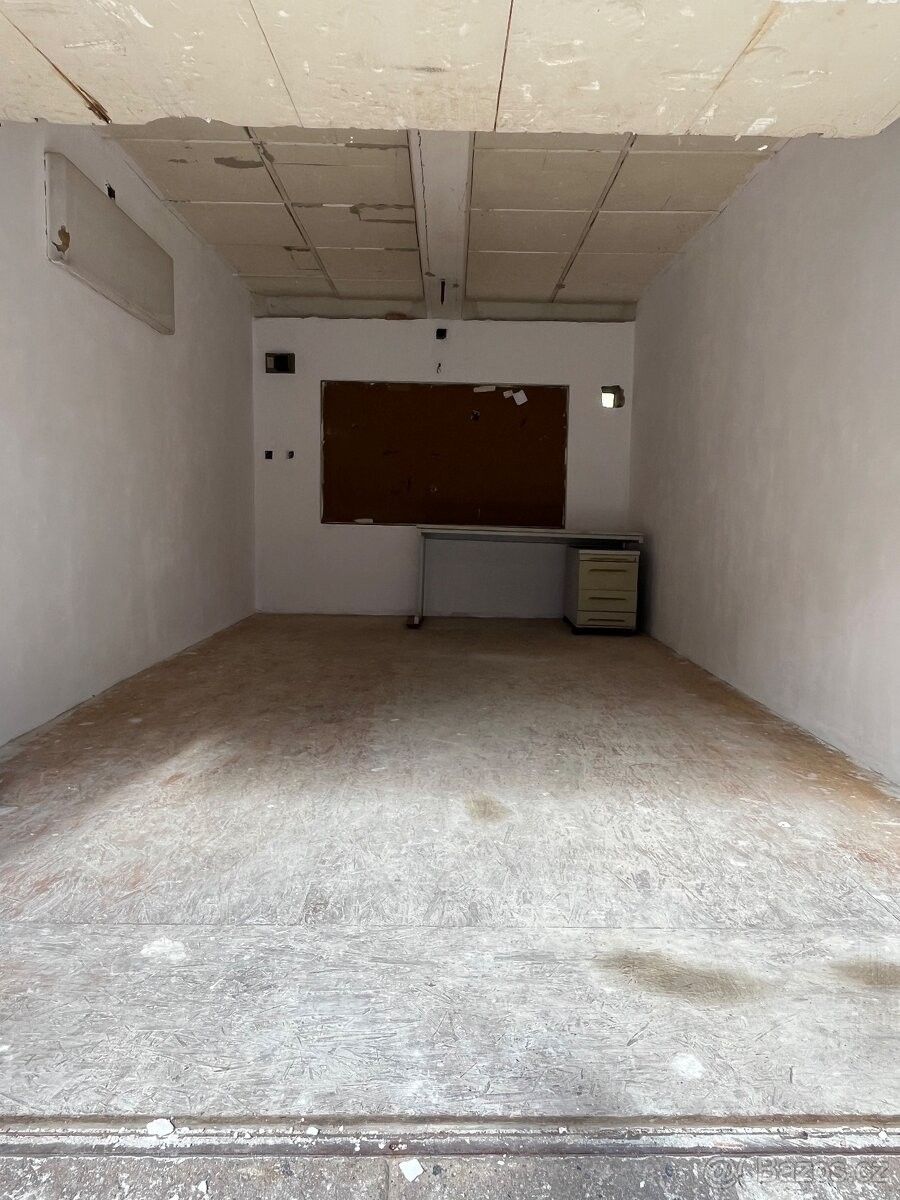 Garáže, Chomutov, 430 04 - 2