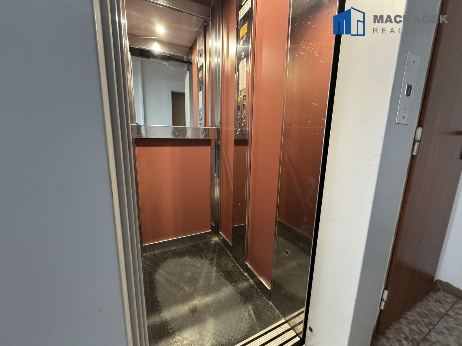 Prodej byt 2+kk - Trnovanská, Teplice, 45 m²