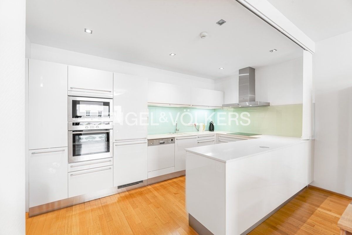 Pronájem byt 4+kk - Senovážné náměstí, Praha, 130 m²