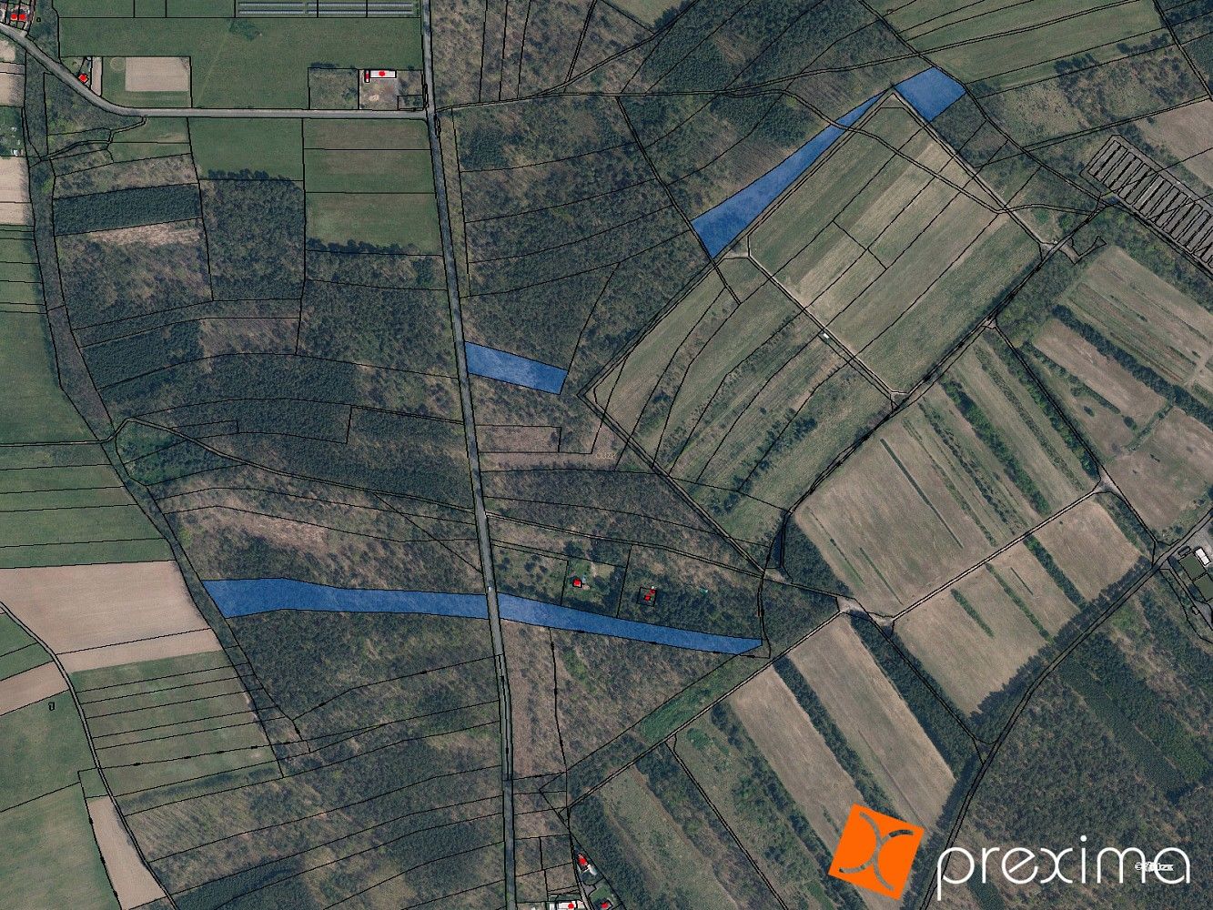 Les, 8 493 m²