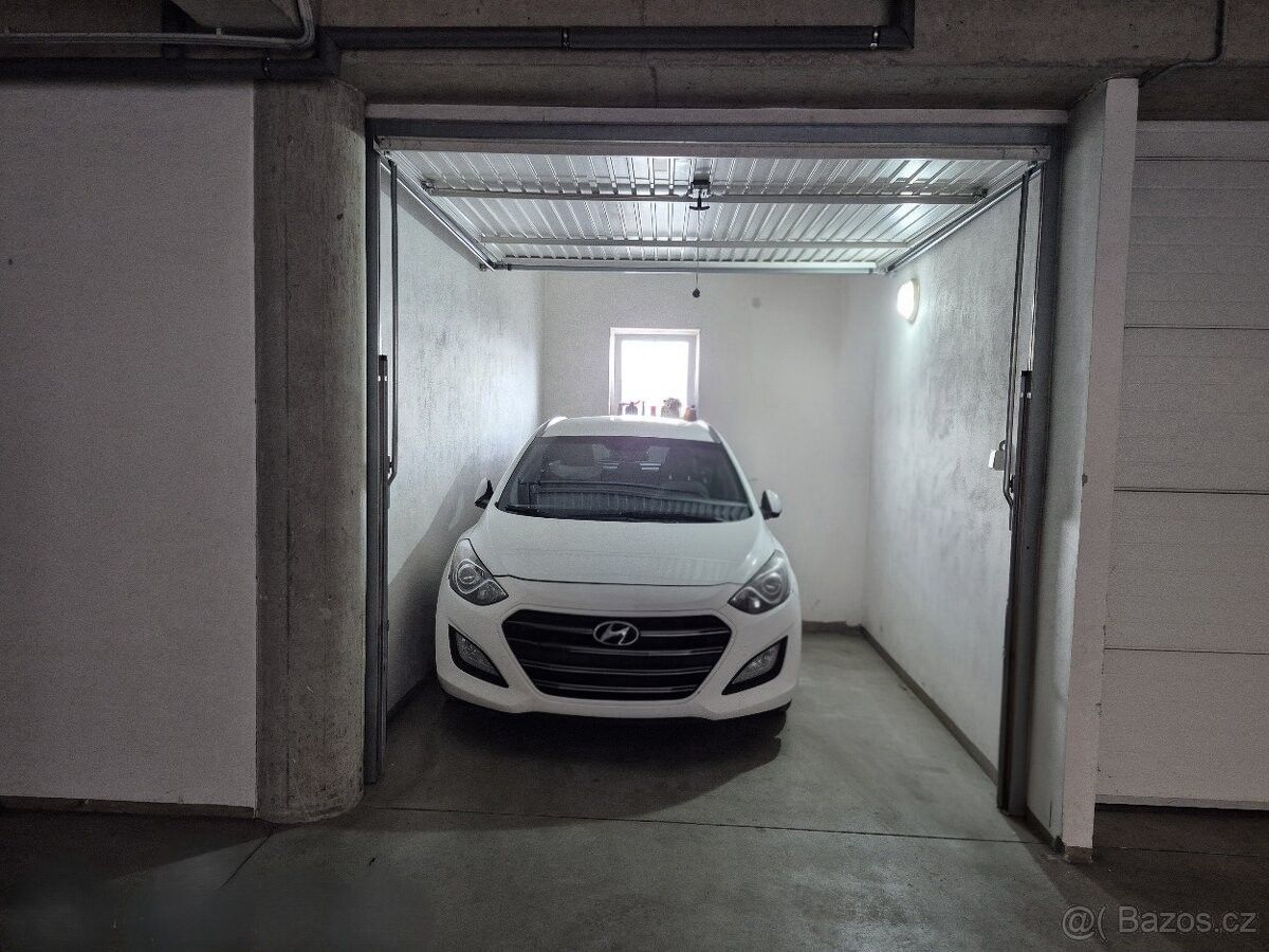 Garáže, Židlochovice, 667 01