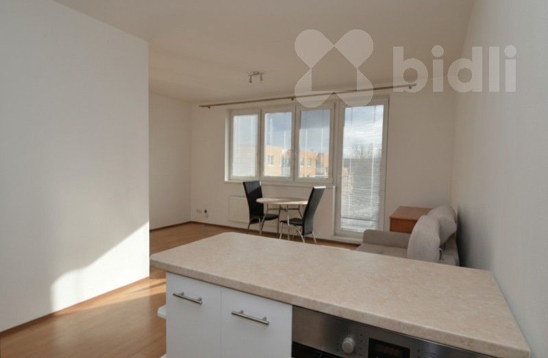 Prodej byt 1+kk - Hnězdenská 767, Praha, 38 m²