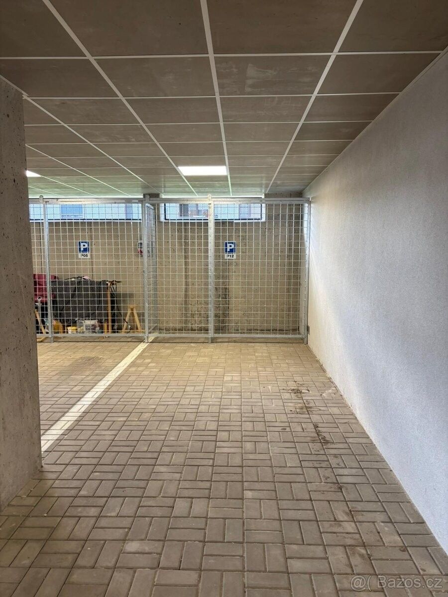 Pronájem garáž - Hradec Králové, 500 03