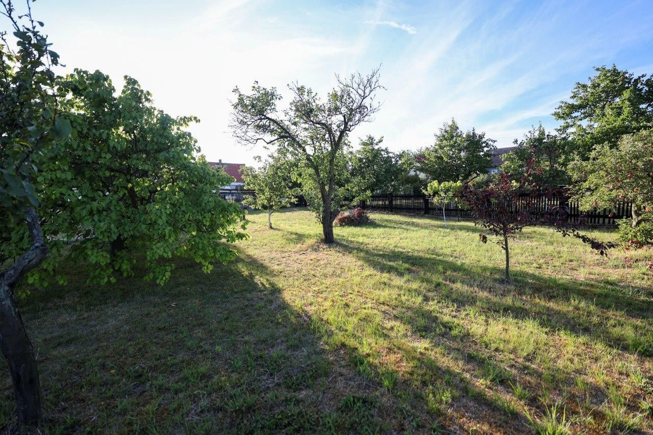 Zahrady, Žitenice, 835 m² - 2
