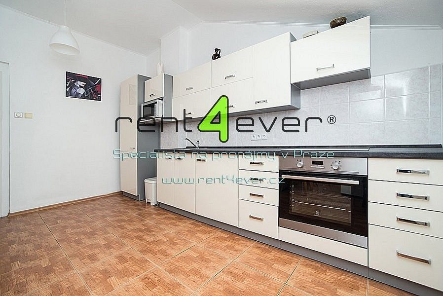3+1, Zvíkovská, Praha 9 - Kyje, 82 m² - 1