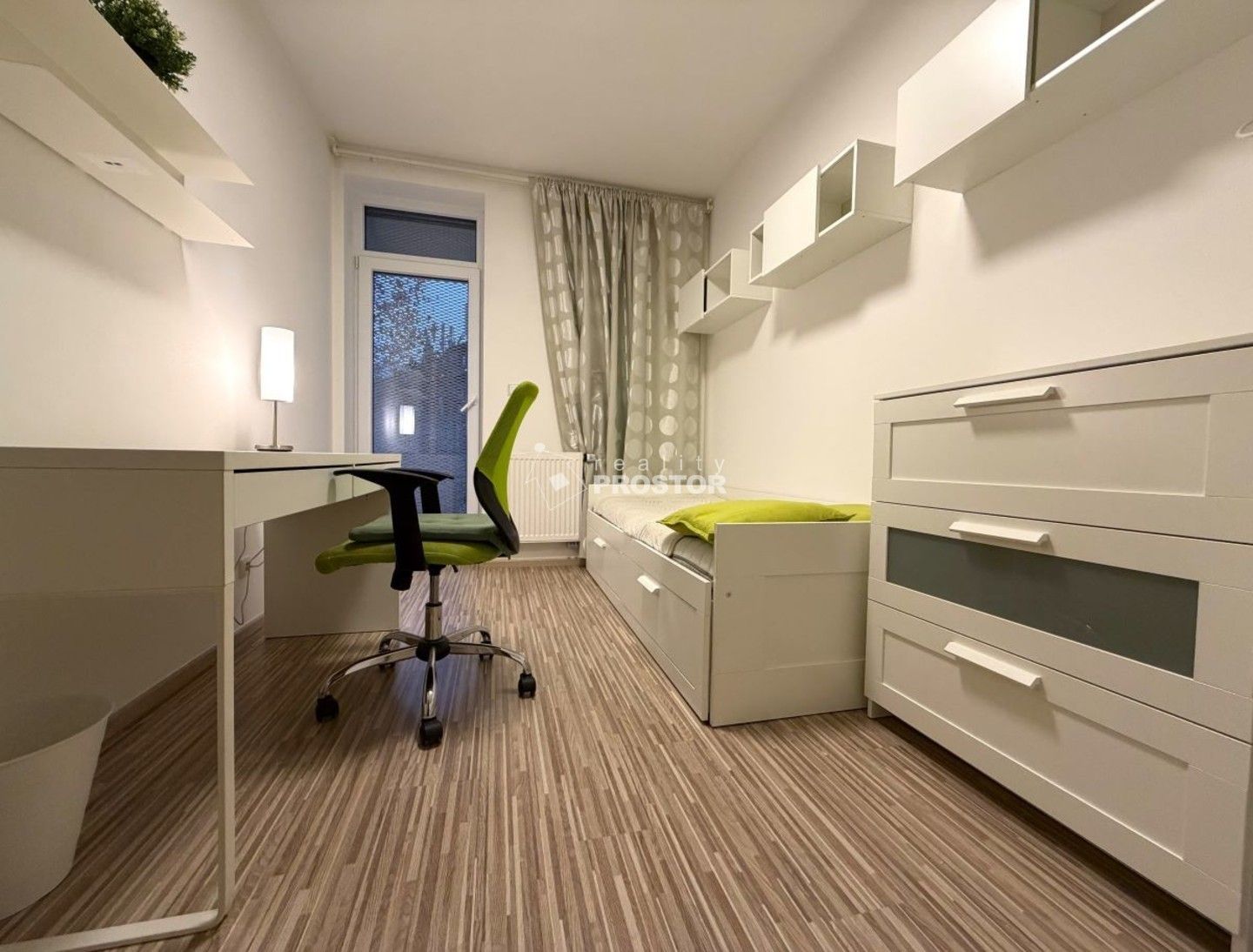 Pronájem byt 3+kk - Adamova, Praha, 113 m²