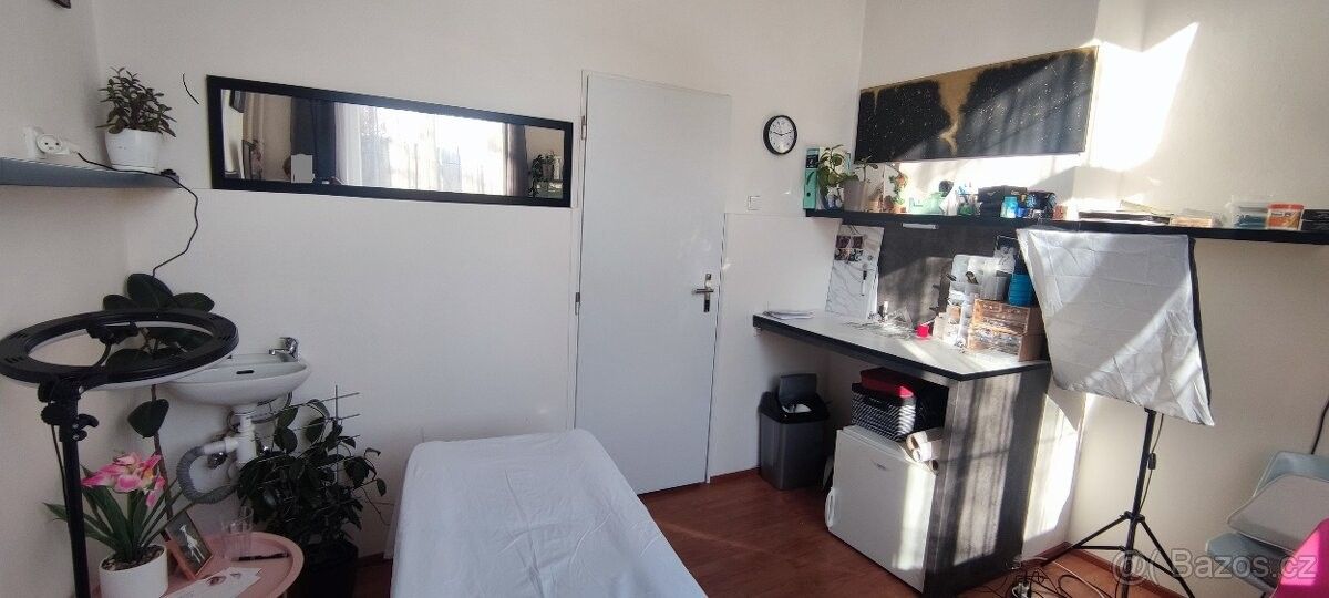 Pronájem obchodní prostory - Brno, 621 00, 12 m²