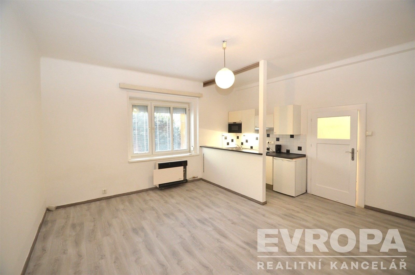 1+kk, U Jedličkova ústavu 1351, Praha, 34 m²