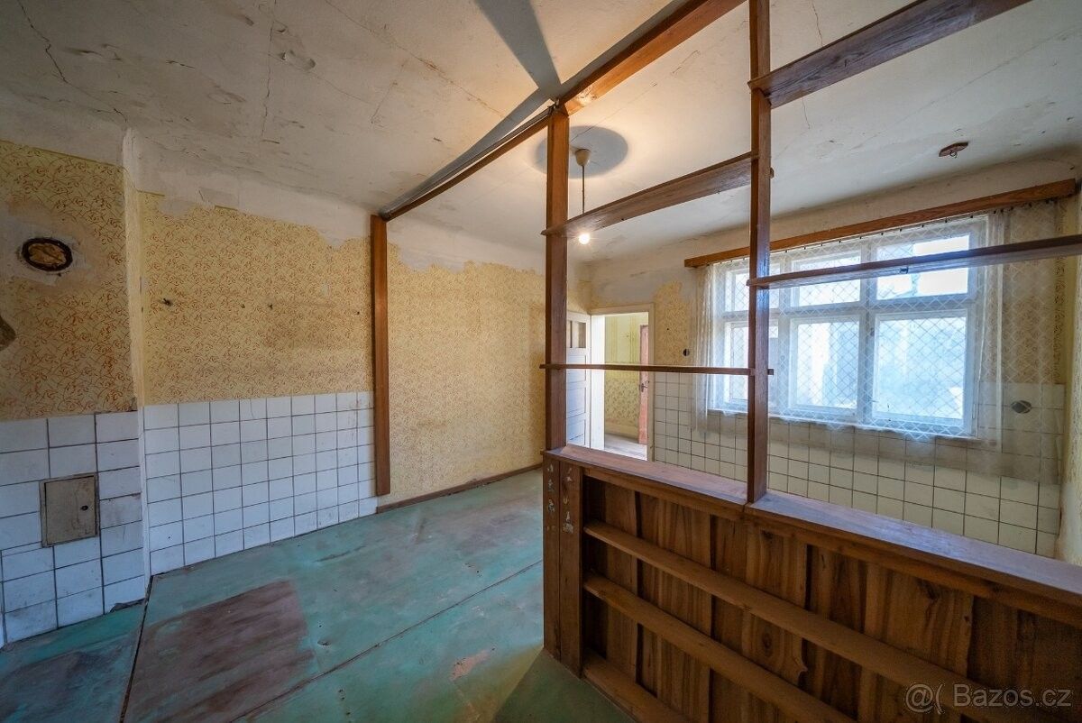 Prodej rodinný dům - Čejkovice, 696 15