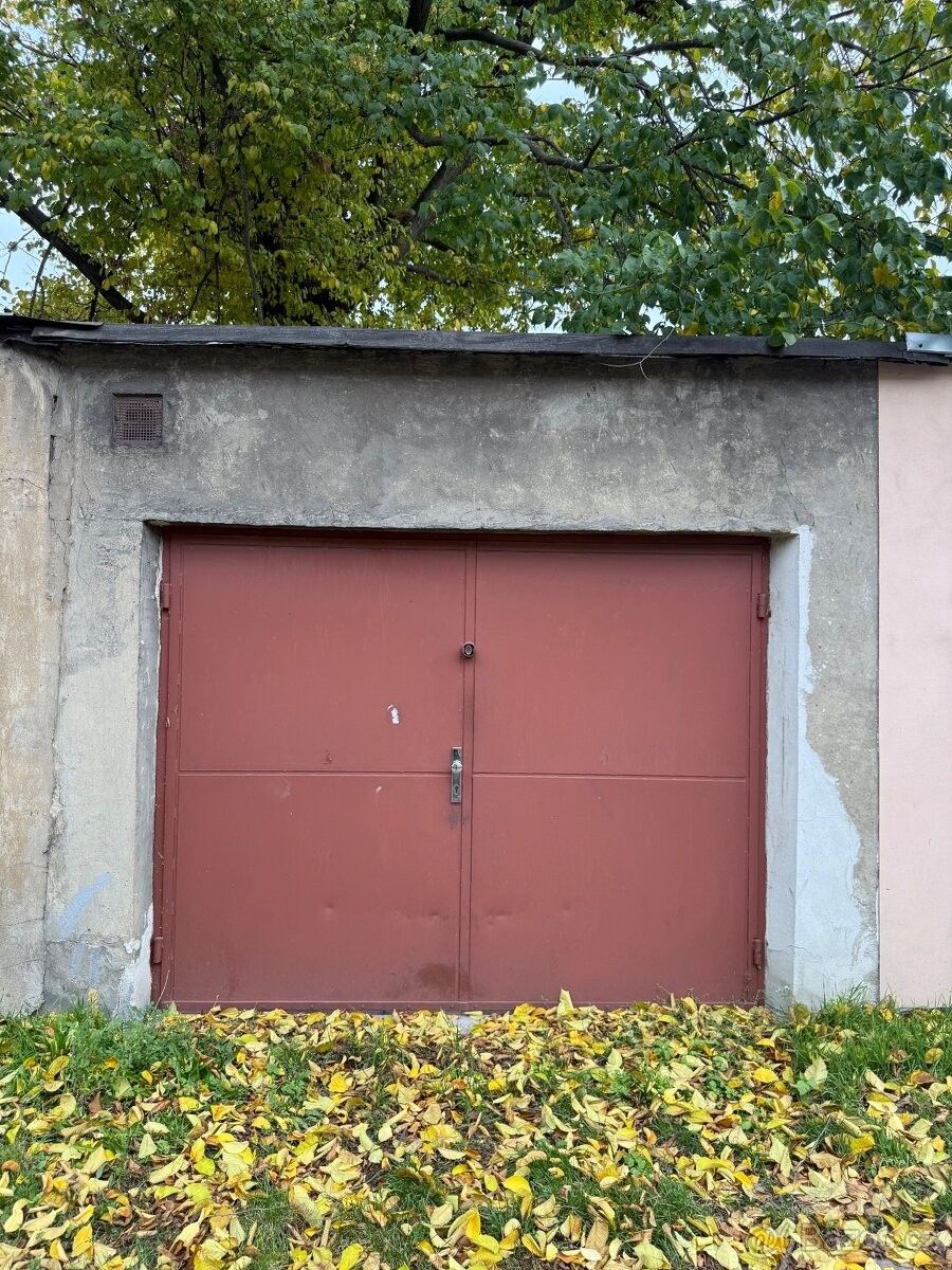 Garáže, Ostrava, 702 00