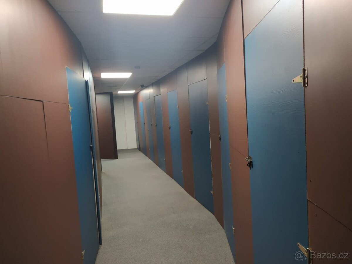 Sklady, Plzeň, 323 00 - 1