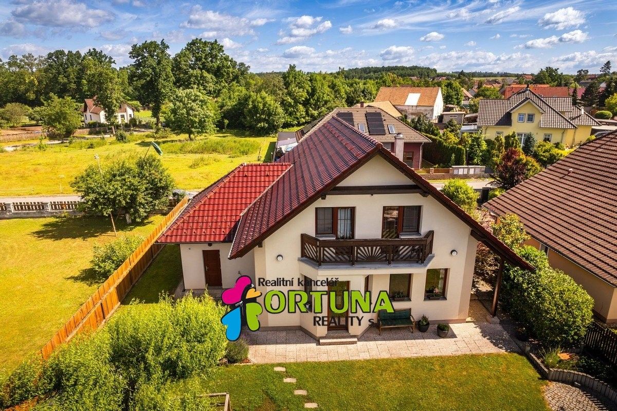 Rodinné domy, Úsilné, 159 m²