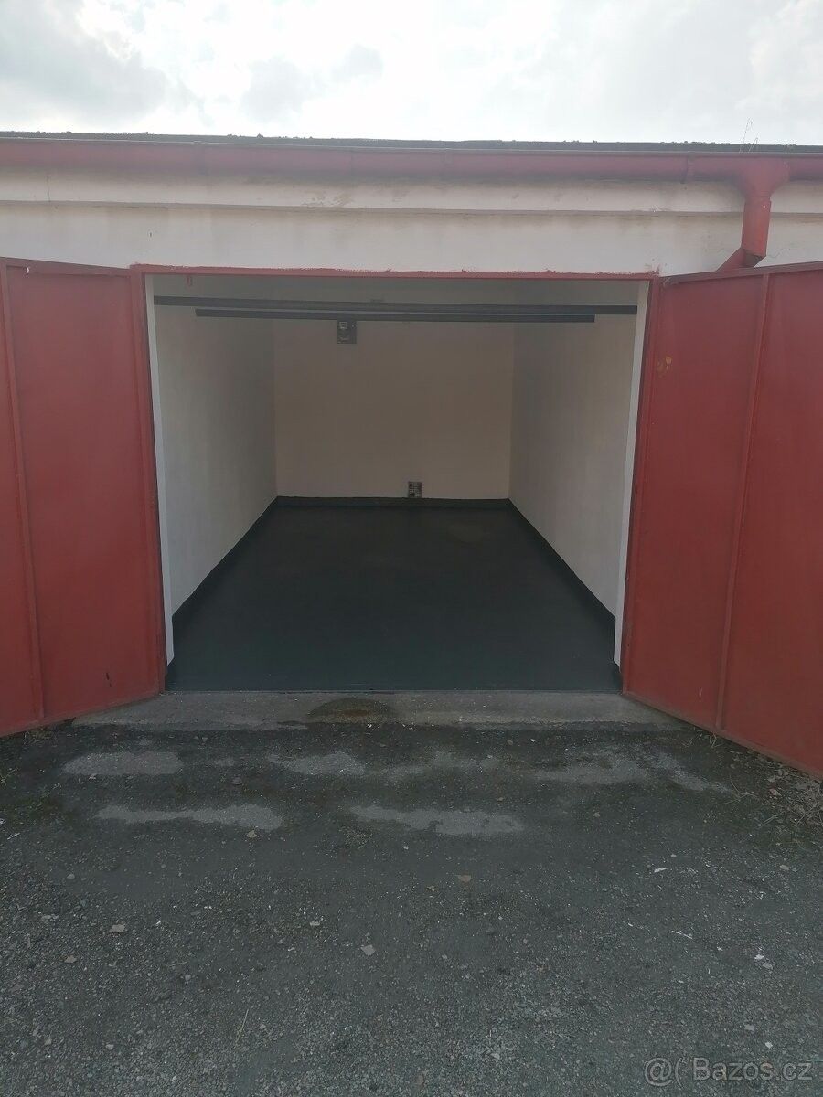 Garáže, České Budějovice, 370 11