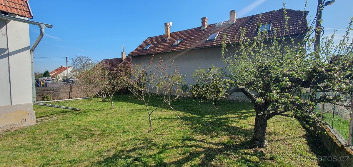 Rodinné domy, Úžice u Kralup nad Vltavou, 277 45 - 2