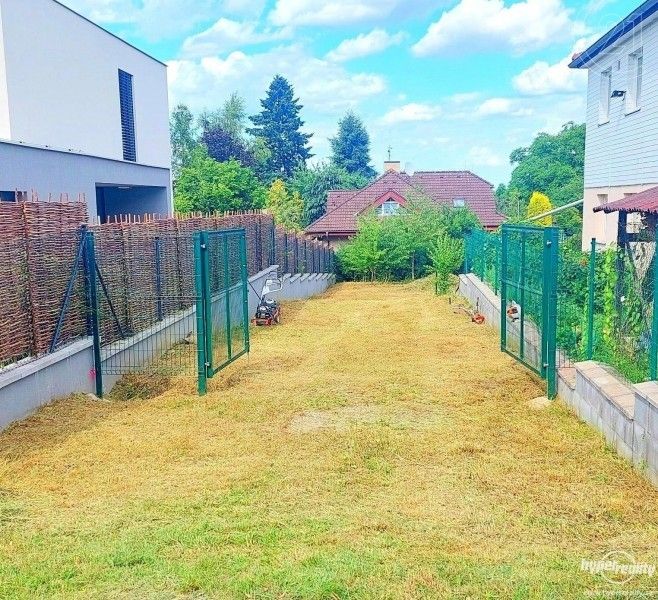 Prodej pozemek pro bydlení - Hradecká, Černošice, 1 137 m²