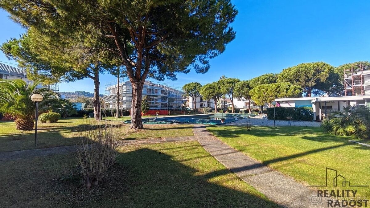 Prodej byt - 987 66, Zahraničí