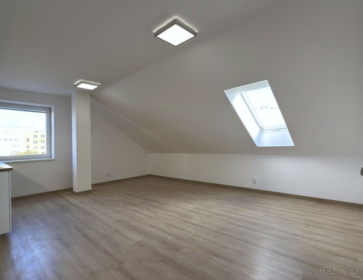 Pronájem byt - Litovel, 784 01