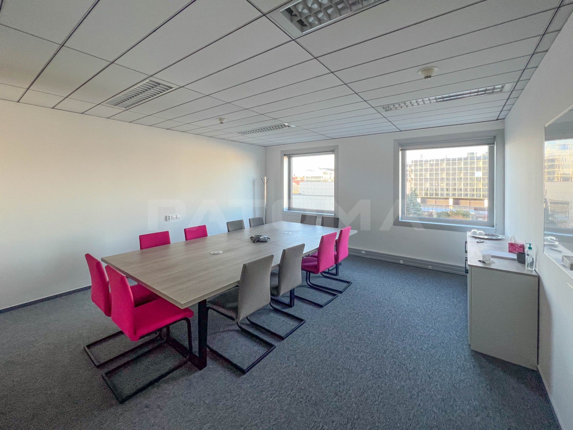 Pronájem kancelář - Pobřežní, Praha, 135 m²