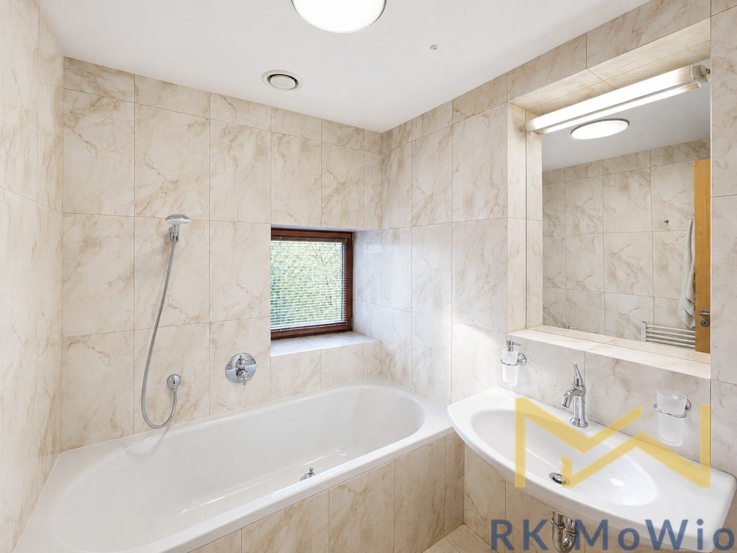 Byt 2+kk · 60 m² · Šermířská, Praha - 3